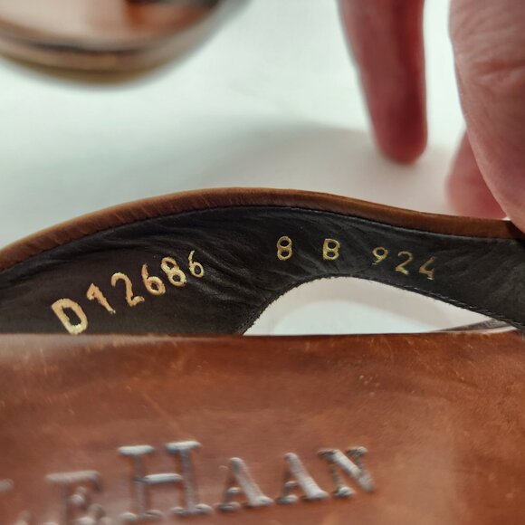 Cole Haan City Women’s Sz 8 B Leather T-strap Thong Sandals Chestnut Brown - Picture 8 of 10